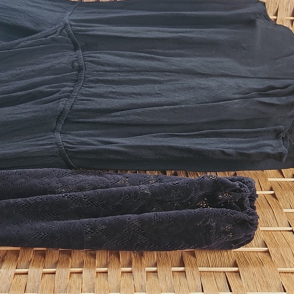 Forever21, Women's Sexy Little Black Romper with Velvet-Like lace sleeves Sz aS - Picture 2 of 11